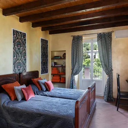 Pink - By Myhomeincomo