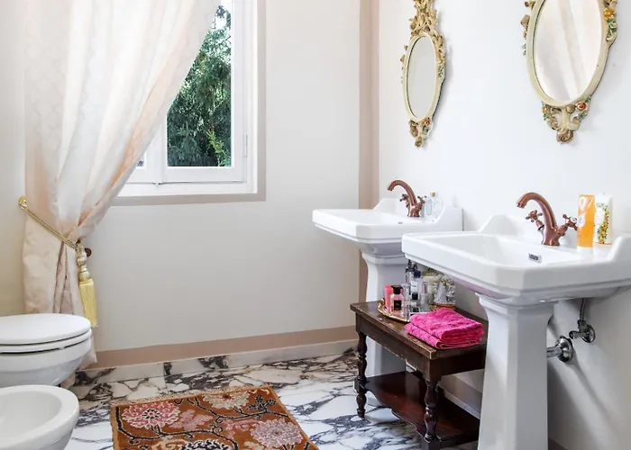 Villa Pink - By Myhomeincomo *