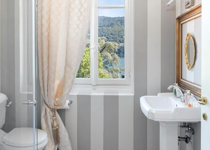 Pink - By Myhomeincomo Villa Carate Urio