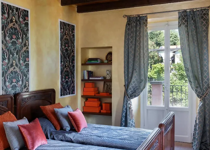 Pink - By Myhomeincomo